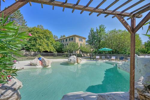 La Bastide des Princes, Indoor and Outdoor Pools