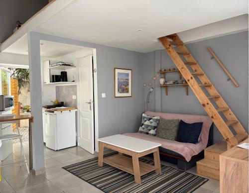 Petite maison chaleureuse proche du centre