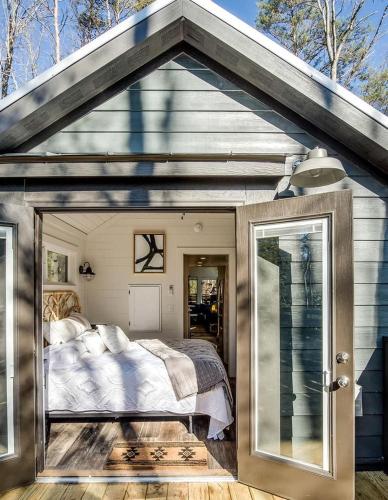 Φωτογραφία από το άλμπουμ του Charming Cabin with Stunning Sights in Monteagle, Tennessee σε Monteagle