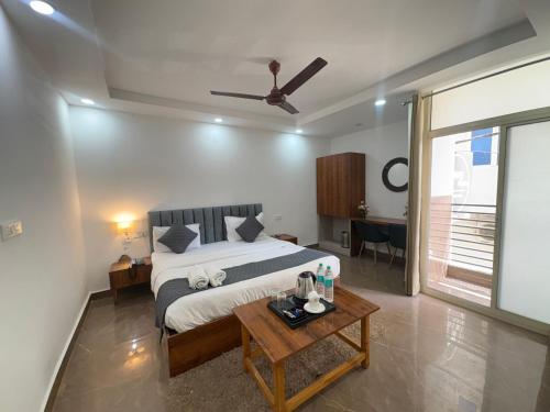 Ένα ή περισσότερα κρεβάτια σε δωμάτιο στο Hotel Breezy Heights