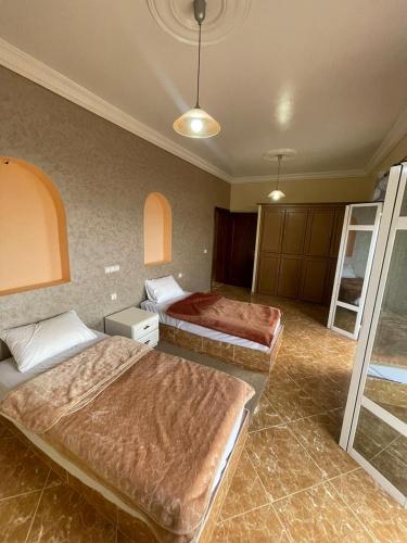 Postel nebo postele na pokoji v ubytování villa hamra