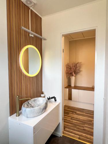 Ένα μπάνιο στο Sunny Nest 2 Villa