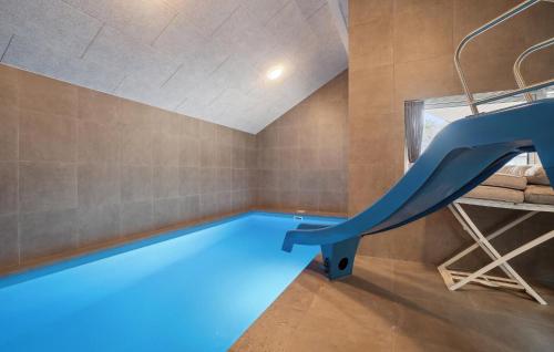 Πισίνα στο ή κοντά στο Beautiful Home In Aakirkeby With Sauna