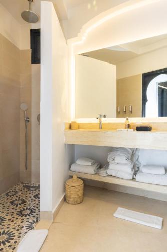 Ένα μπάνιο στο Villa Al Assala Palmeraie
