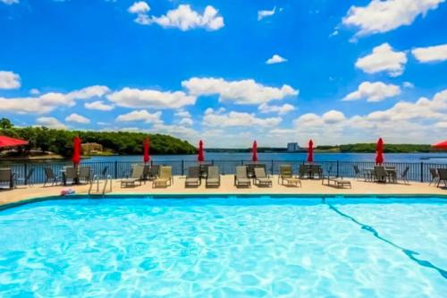 Πισίνα στο ή κοντά στο The Southwood Splash
