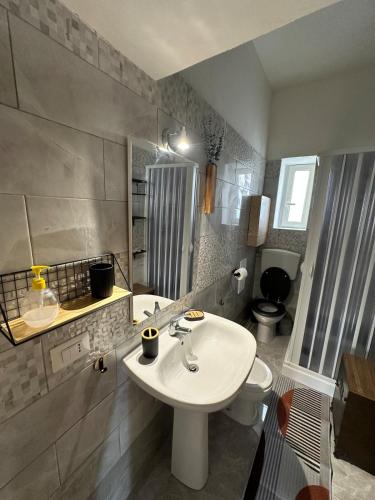 Orange Grove Apartment