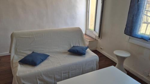 Plein coeur du Panier avec terrasse 2 à 4 personnes arrivée avant 19h
