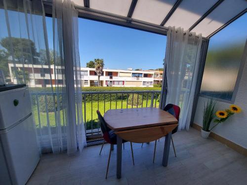 Studio cabine rénové à 500m des plages, terrasse, animaux admis - FR-1-776-131