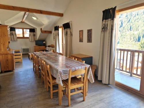 Grand appartement 10/12 pers, 5 chambres, proche pistes - FR-1-265-166
