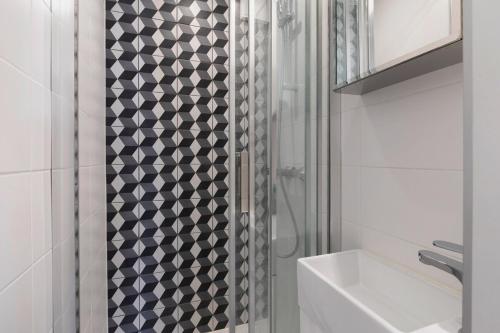 Photo de la galerie de l'établissement Gambey 2 - CI - Cosy and calm Parisian flat for 2pers, à Paris