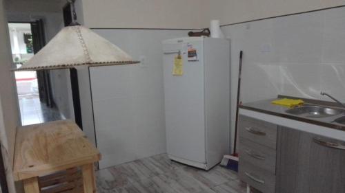Kuchyň nebo kuchyňský kout v ubytování Alojamiento La Vieja Terminal