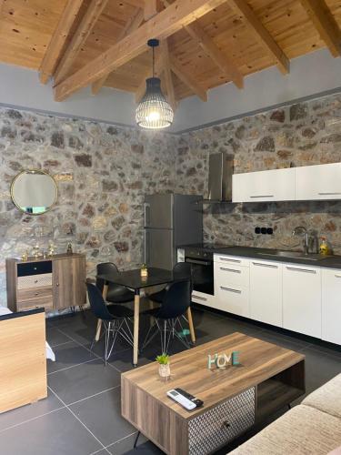 Kuchyňa alebo kuchynka v ubytovaní V&M Traditional Luxury Villa