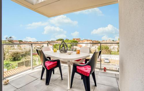 Beautiful Apartment In La Tremblade