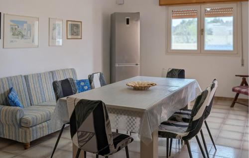Χώρος καθιστικού στο Amazing Home In San Pietro In Bevagna
