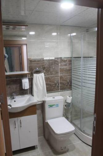 Bilik mandi di Ecrin Apart Otel