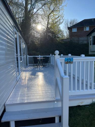 Ein Balkon oder eine Terrasse in der Unterkunft Lower Hyde Caravan
