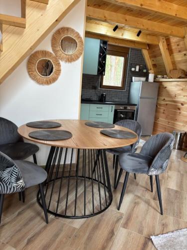 O bucătărie sau chicinetă la Pine Retreat