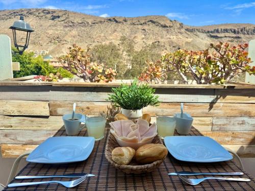 Dominos Apartment with heated pool by SunHousesCanarias