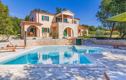 Pet Friendly Home In Koromacno