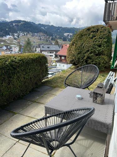 アパートメントから撮影された、または一般的な山の景色