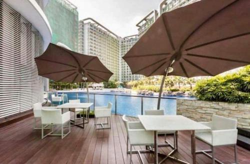 Bazén v ubytování Sabrina'sCrib Apartment 2BR by Azure Residences Near Manila International Airport nebo v jeho okolí