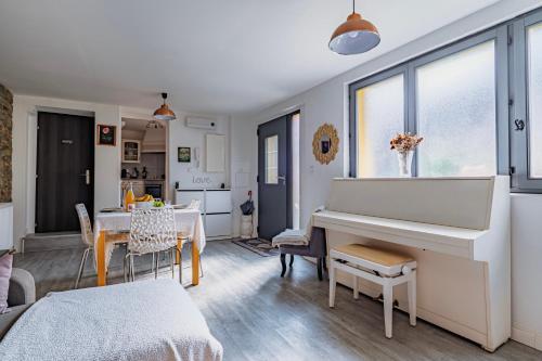 Posezení v ubytování La Maison de Sam - Logement entier & Terrasse