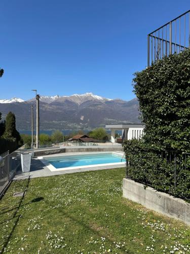 Bazén v ubytování VILLA GINEVRA COLICO - Swimming Pool WITH LAKE COMO VIEW nebo v jeho okolí