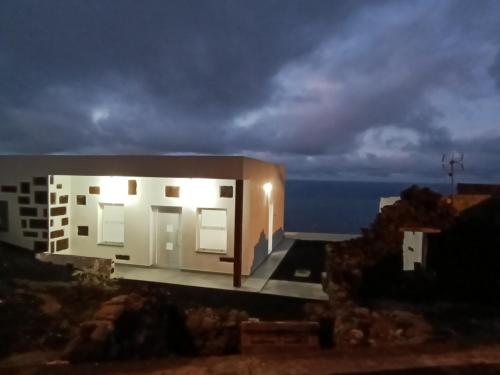 Landskap semula jadi dekat dengan rumah percutian