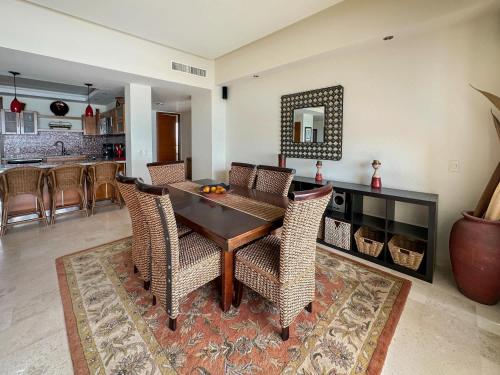 Ruang duduk di The Beachfront Oasis
