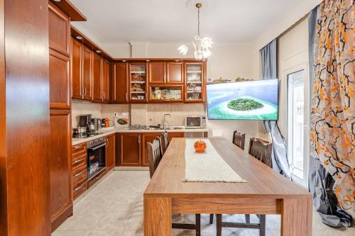 Foto Fully equipped and Family-friendly with 4k NETFLIX at Thessaloniki Center 1