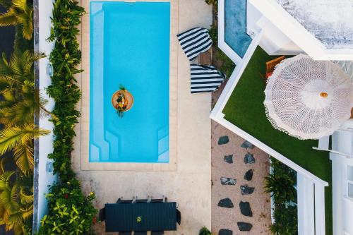 Coco Beach II - Seaside Home , Pool , Beach at 200 meters