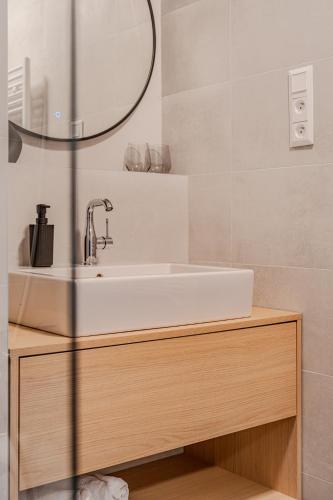 Koupelna v ubytování Cloud 9 Sky Park Elegance - Brand New Apartment with Stunning Views