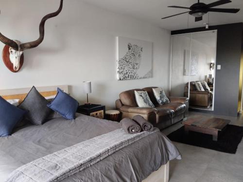 Et opholdsområde på African surf explosion! tasteful upmarket unit