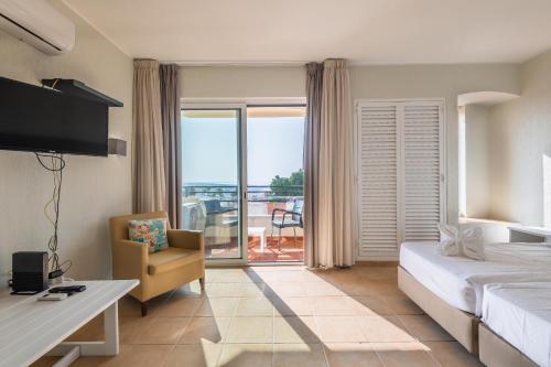 Albufeira Jardim Studio with Sea View - Free Wi-Fi - Pool