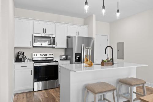 Køkken eller tekøkken på Modern 2BR at The Poplin - Southside Chattanooga