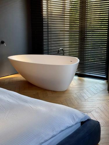 CrownPlaza Boutique & Central