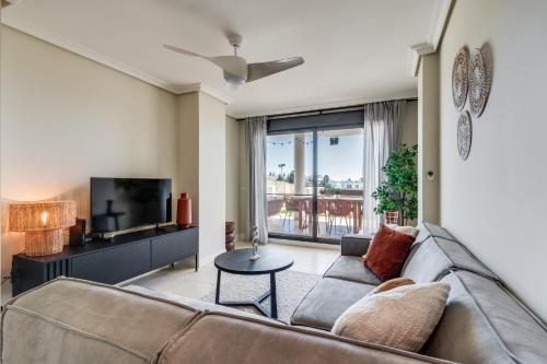 Luxury apartment Sunset Golf with spacious private garden & seaview
