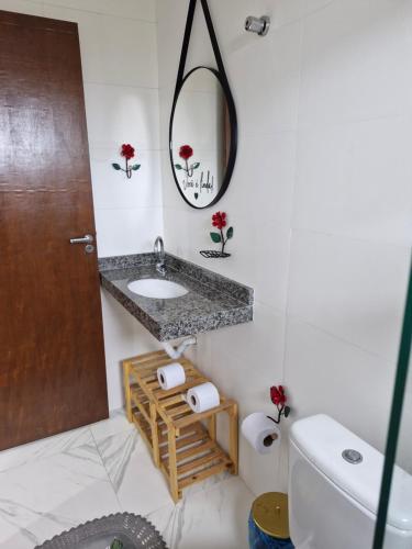 Ένα μπάνιο στο Casa dos Sonhos - Pé na areia, Churrasqueira, Monitoramento 24 horas