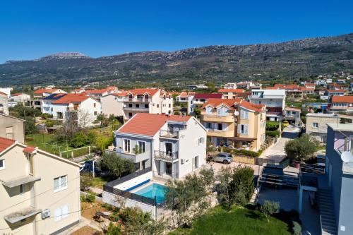 Villa Trapezium - private heated pool & table soccer