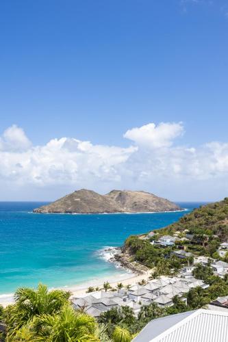 a view of the beach and the ocean at Pearl's Roc Villa in Gustavia