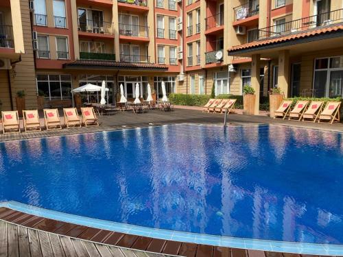 sunny view cacao beach