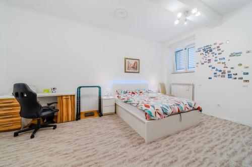 Work and Play Apartment