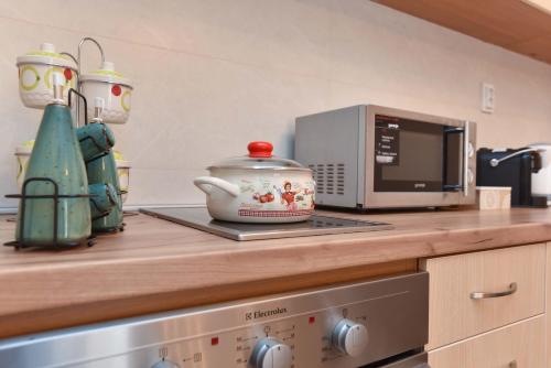 Η κουζίνα ή μικρή κουζίνα στο COMFORT APARTMENT NEAR THE BEACH