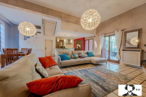 Ruang duduk di The Villa Jardin de Balata