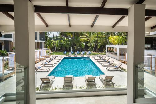 an image of the pool at the resort at Lia Hotel Jaco in Jacó