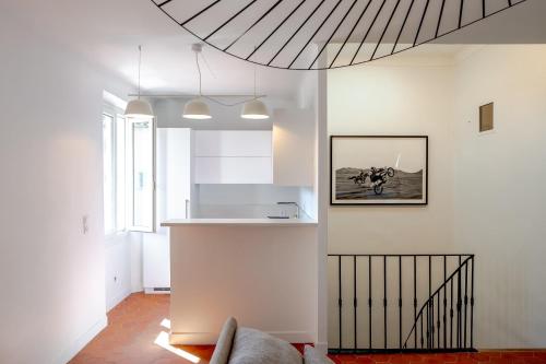 Le Louis l Rooftop Views l Shellter Rentals photo 3