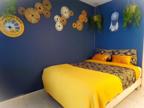 Ένα ή περισσότερα κρεβάτια σε δωμάτιο στο Studio cosy sur le port