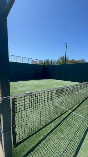 Tenis dan/atau kemudahan skuasy di PORTO VENTO S201 IXTAPA atau berdekatan