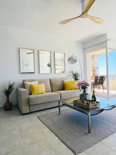 Alanzana Vistas al Mar y piscina con parking privado Reserva del Higueron Benalmádena Málaga