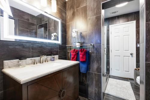 Et badeværelse på Energy Loft- Sleeps 3